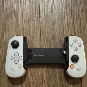 Backbone White Gaming Controller